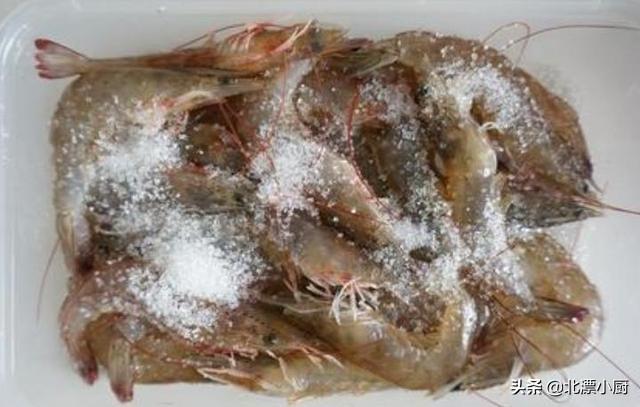 白水煮虾煮多长时间（不放水白水煮虾的正确做法）  小刀娱乐网  第10张
