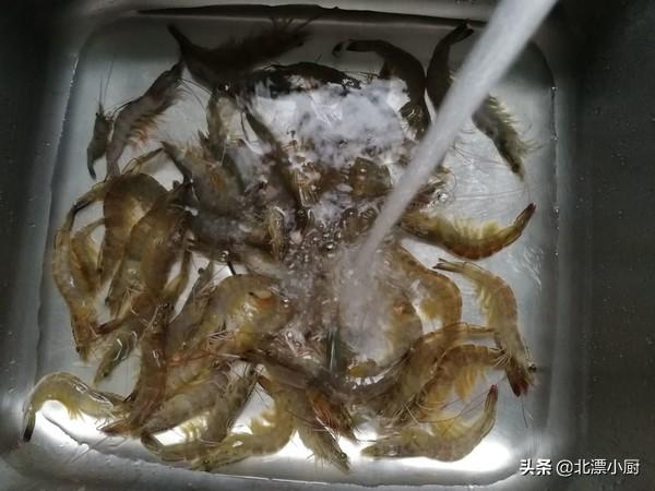 白水煮虾煮多长时间（不放水白水煮虾的正确做法）  小刀娱乐网  第6张