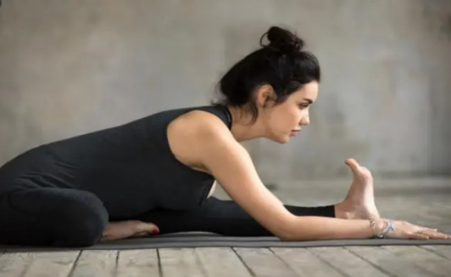 练瑜伽会推迟月经吗，刚怀孕可以练瑜伽吗   小刀娱乐网  第1张