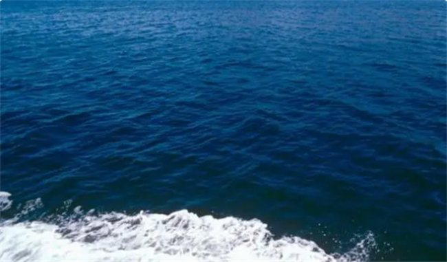 ​海水为什么是蓝色的 海水呈现蓝色的主要原因   小刀娱乐网  第1张